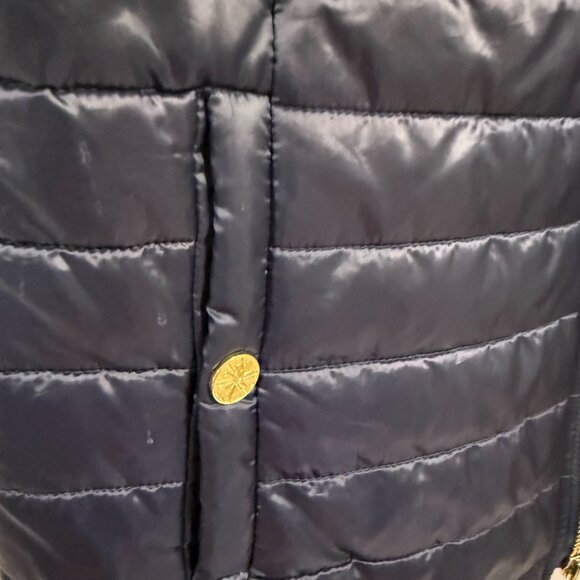 Lilly Pulitzer Elyn Puffer Vest With a Twist Navy Blue Size M - Picture 2 of 10